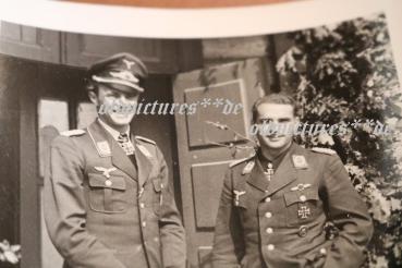tolles Foto zwei Ritterkreuzträger - Major Krüger und Major Storp